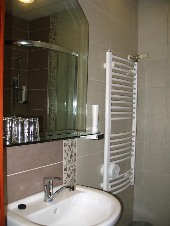 Fortuna Hotel Miskolc Room photo